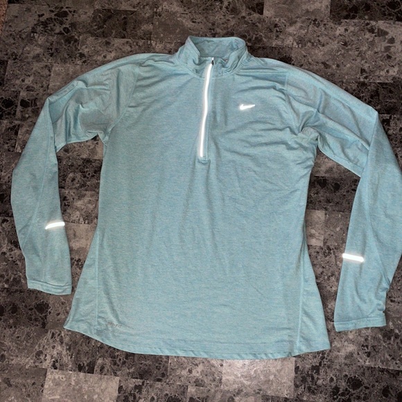 Nike sweatshirt - Picture 2 of 8